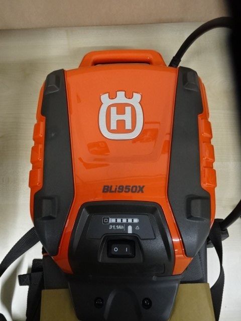 Husqvarna Caricatori & Batterie: Akku Rucksack BLi950X Husqvarna – Nuovo e nell'imballaggio originale da Rüegsbach venduto da HusqvarnaShop3418 3