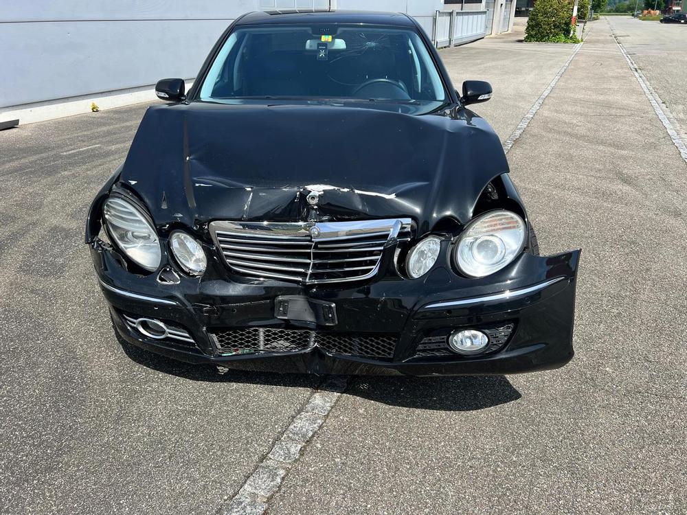 Mercedes-Benz E280 unfall