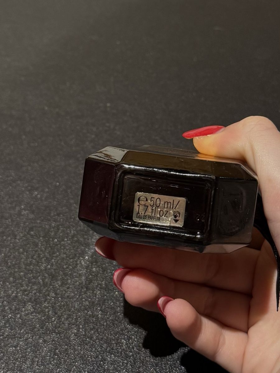 Victoria's Secret Profumi & Eau de Toilette: Victoria's Secret Bombshell Oud Eau de Parfum, gebraucht – Usato da Tuggen venduto da jess_gls06 1