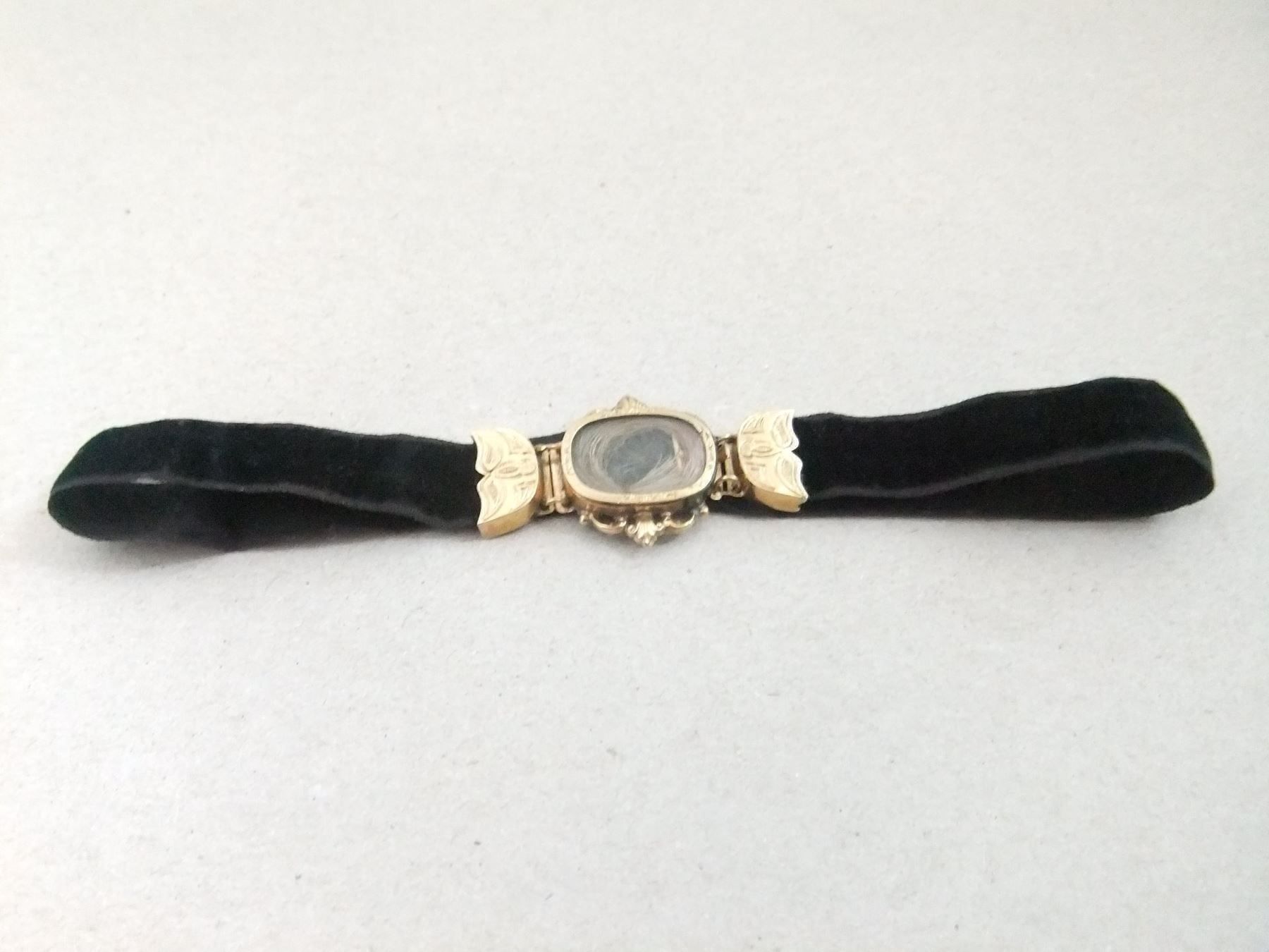Ketten: Antikes Halsband mit Haarlocke – Gebraucht aus Esslingen von eintagammeer 5