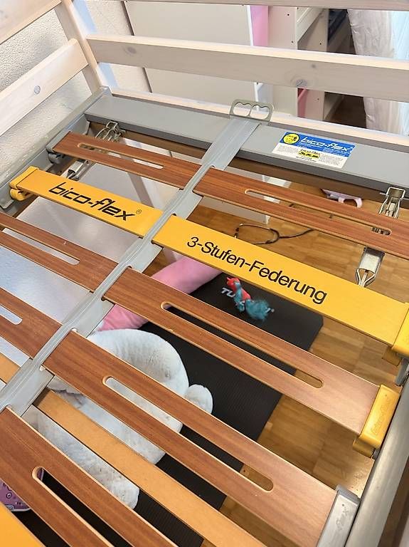 Letti: Kinderbett halb/hoch – Usato da Riedikon venduto da Spheroz 2