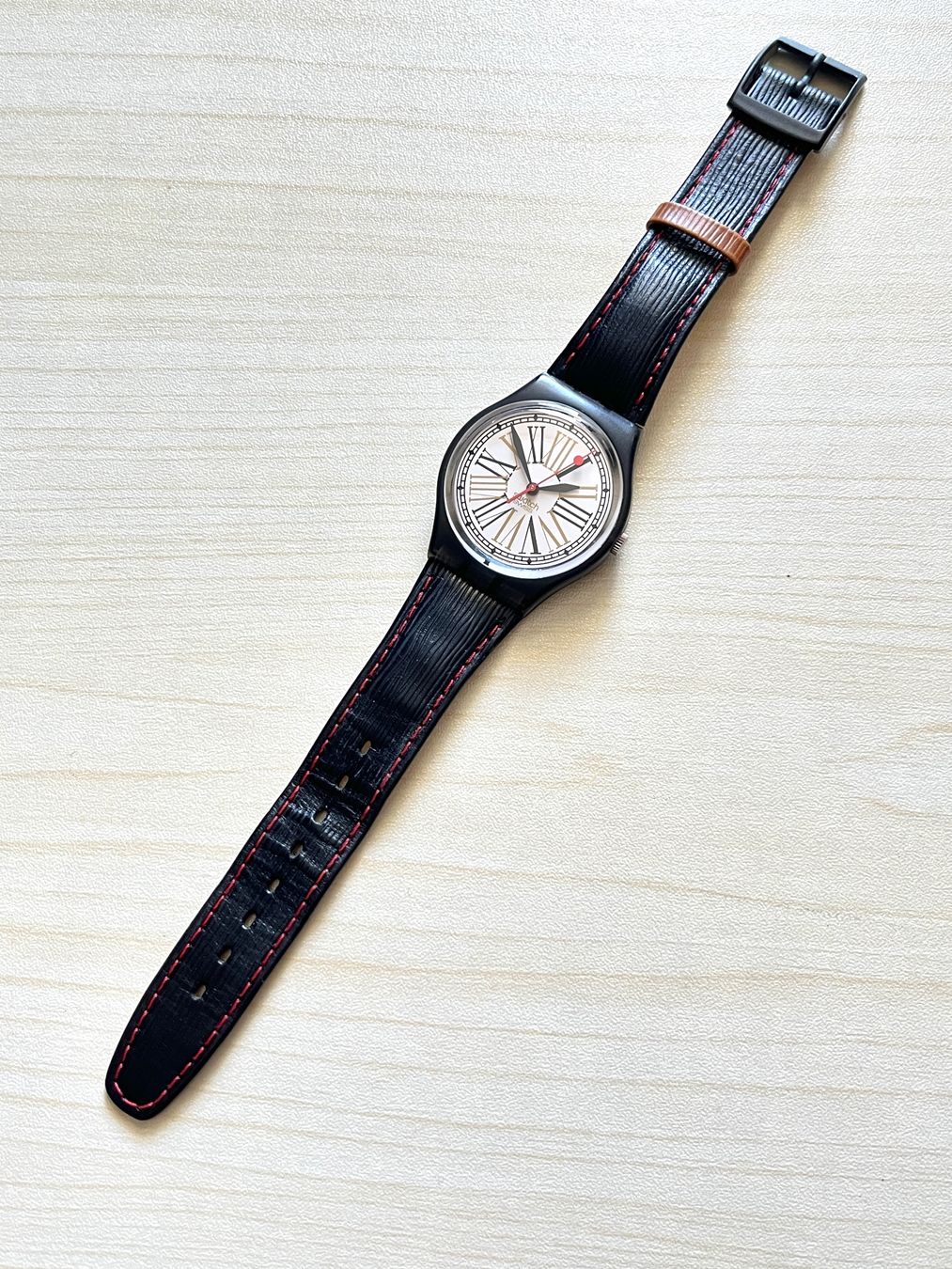 Swatch Orologi: Swatch Uhr, Schwarz/Weiss, Lederarmband – Usato da Grenchen venduto da chththl 1