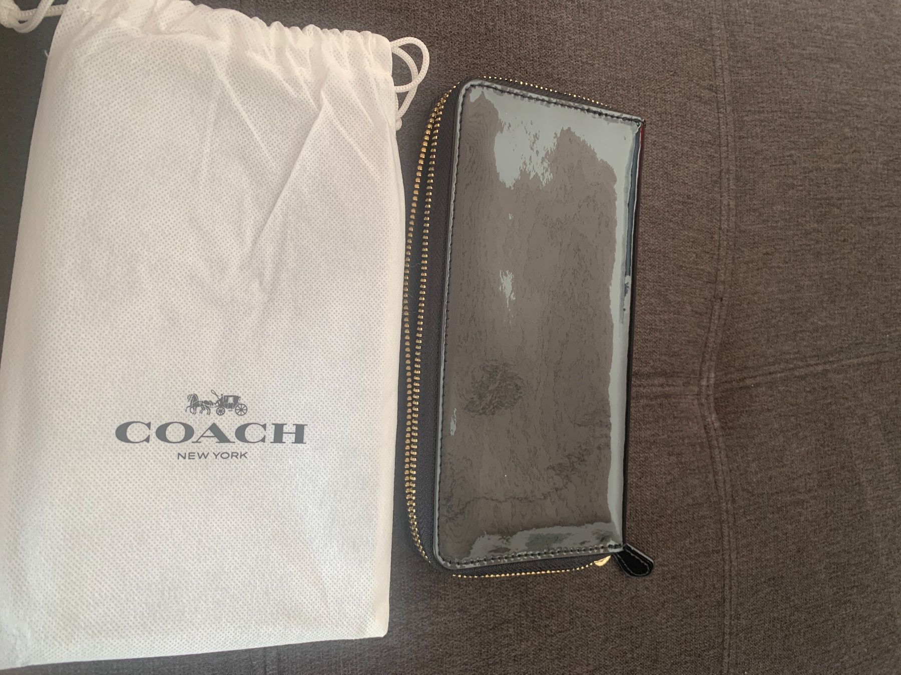 Coach Portemonnaie: Portefeuille Coach vernis noir – Neu und originalverpackt aus Fully von Sassa68 3