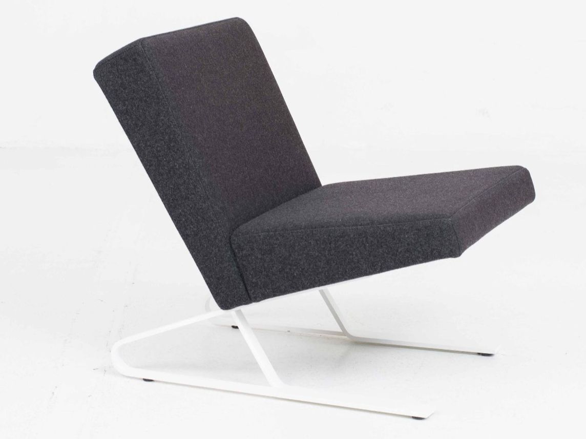 Classicon Poltrone: ClassiCon Satyr Sessel von For Use in dunkelgrauem Stoff – Usato da Zürich venduto da STUZH38 3