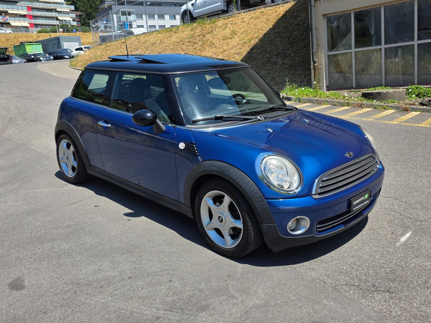 Mini Autos: Mini Cooper 1.6i ab MFK 04.2025! – D'occasion à Obernau par DealMaschine 1