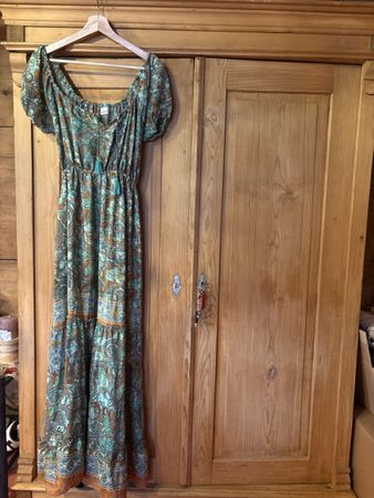 langes Kleid