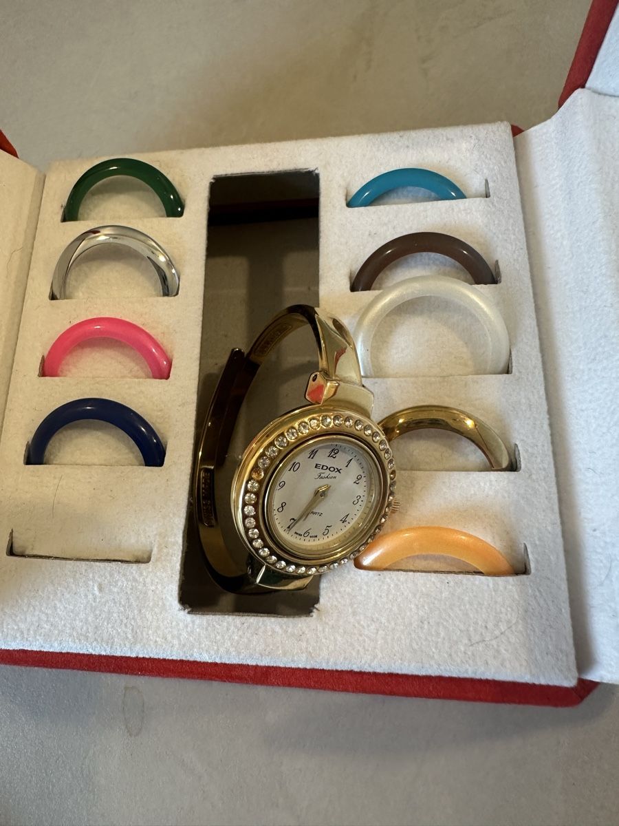 Edox Orologi: EDOX Damenuhr, mit 10 Wechselringen – Usato da Nebikon venduto da Bogdan_Antikes