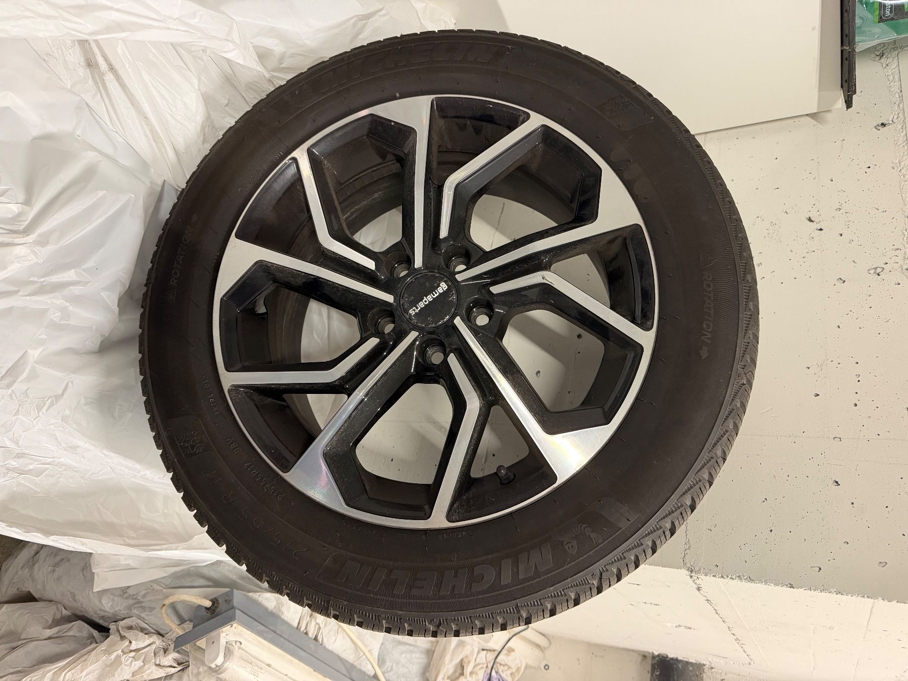 Volkswagen Pneus & Kompletträder: Winterreifen mit Alufelgen – Gebraucht aus Speicher von Sandman57