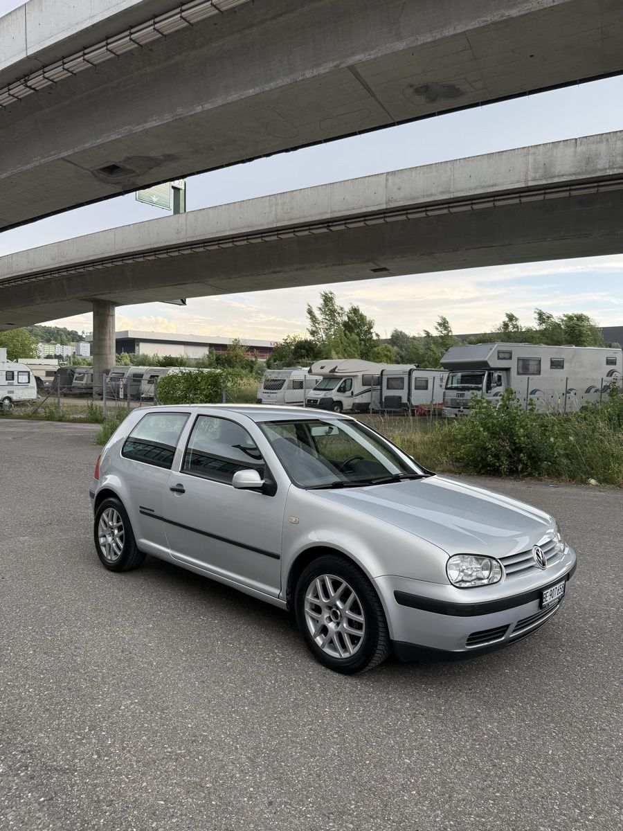 VW Automobili: VW GOLF IV 1.6 Automatique – Usato da Biel/Bienne venduto da MK_Cars