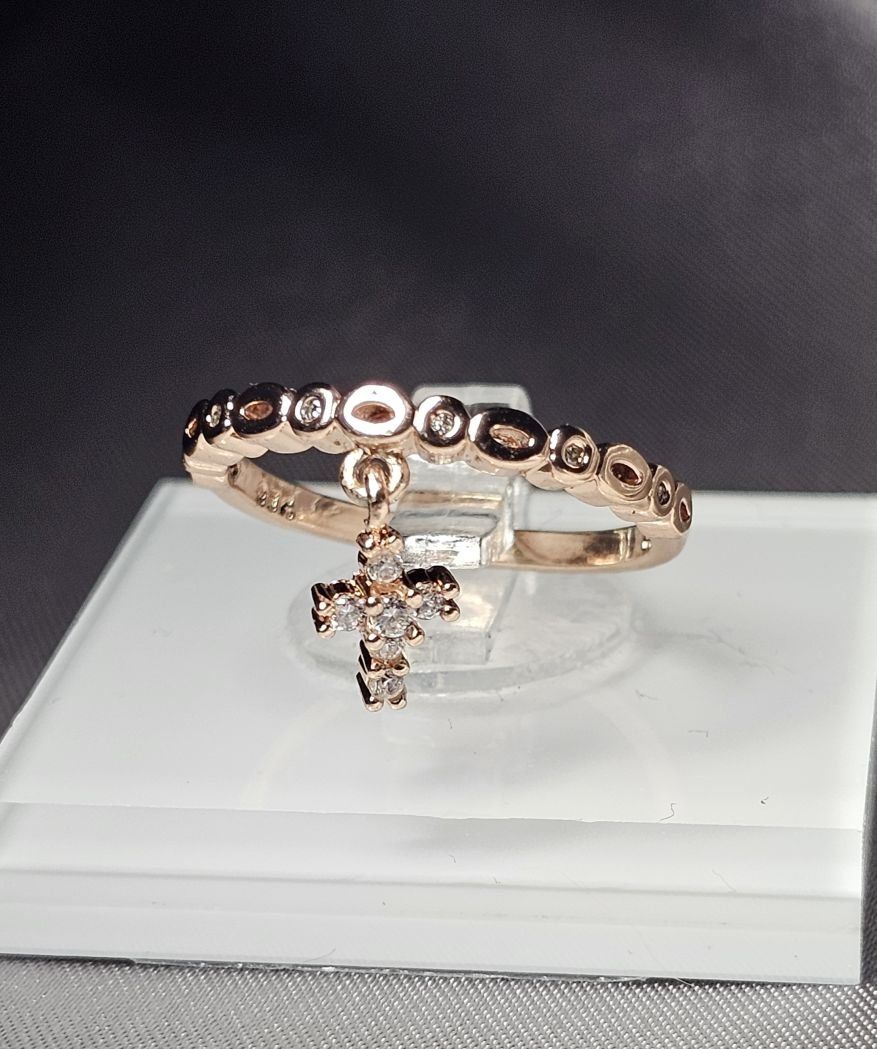 Anelli: Stilvoller goldener Ring mit Kreuz Gr. 7.5 – Nuovo (secondo la descrizione) da Grenchen venduto da dar_6d52 2