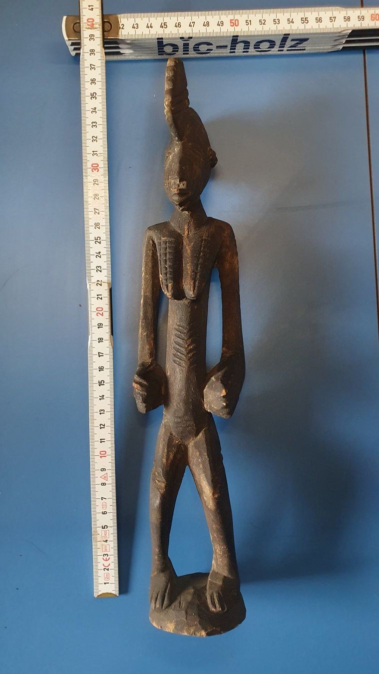 Skulpturen & Statuen: Afrikanische Holzfigur geschnitzt 40 cm Höhe antik – Gebraucht aus Hünenberg von uch01 1