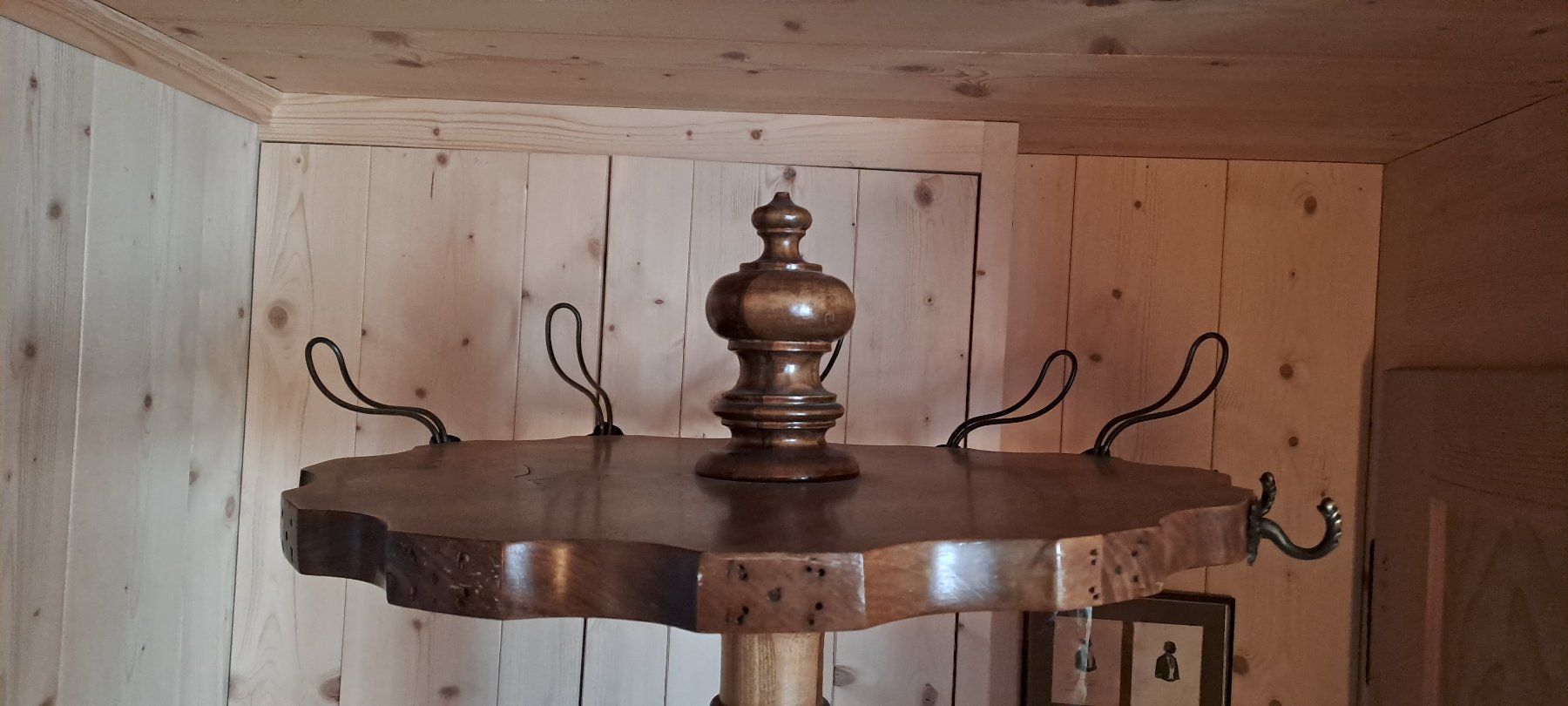 Guardaroba: Antike Garderobe / Kleiderständer, Nussbaum – Usato da Trogen venduto da Limboo 9