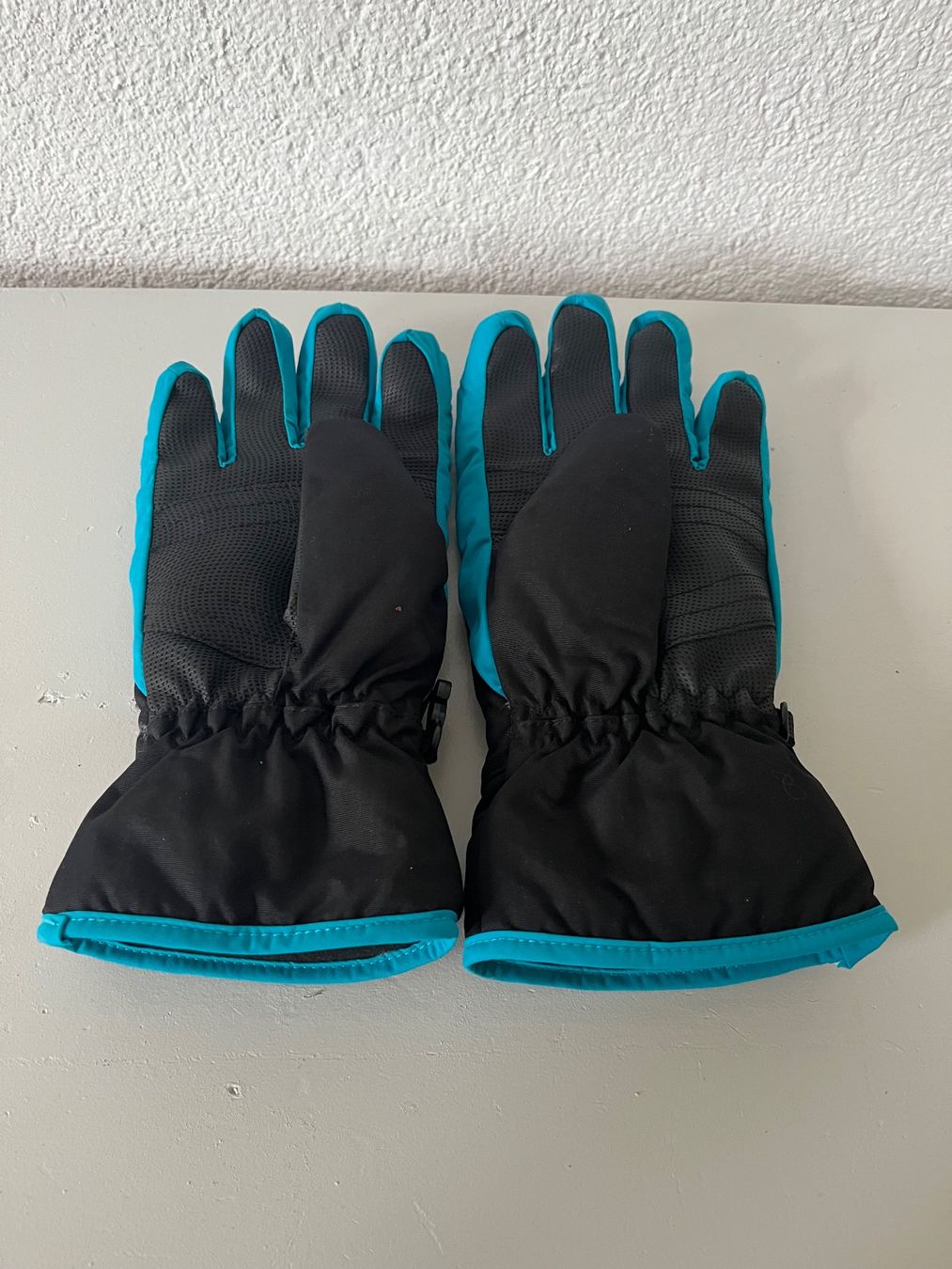 Guanti & manicotti: Damen Winterhandschuhe Grösse 8.5 – Usato da Thürnen venduto da gue_c8yz 1
