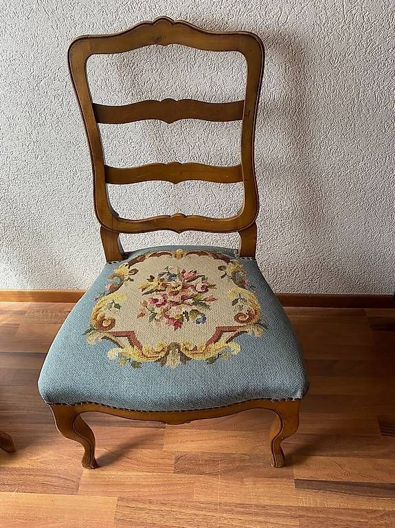 Stühle: Antique bestickte Stühle – Gebraucht aus Konolfingen von Buri3510 1