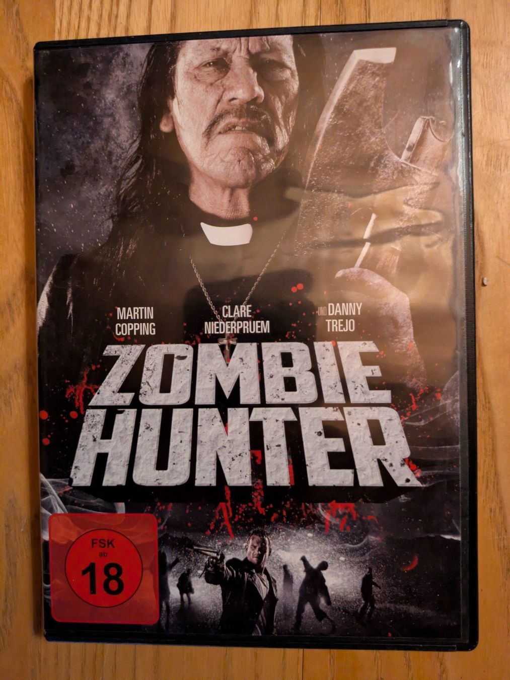 Tutti i DVDs: DVD: "Zombie Hunter" (mit Danny Trejo) – Usato da Männedorf venduto da Pacer19