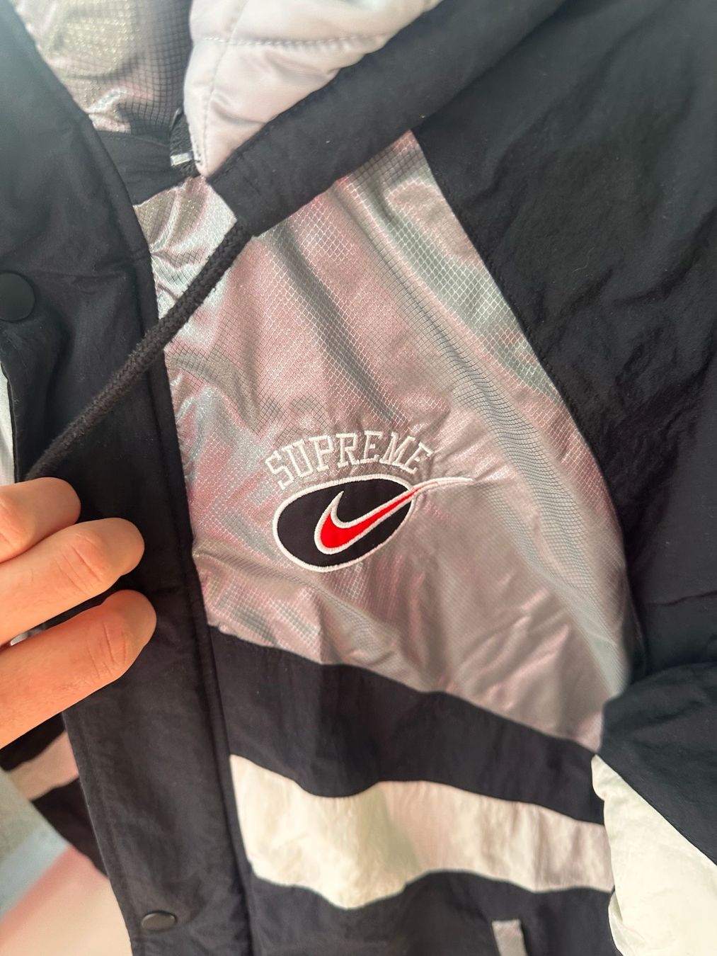 Nike Jacken: Veste Nike Suprême – Gebraucht aus Morges von pie_f8yp 2