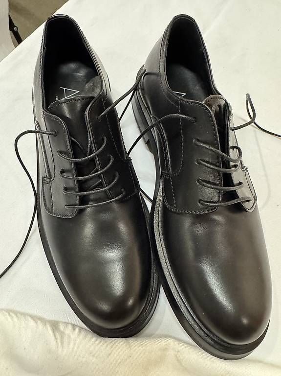 Scarpe da donna: Neu AGL Lederschuhe Grösse 37 – Usato da Bern venduto da Ninitto
