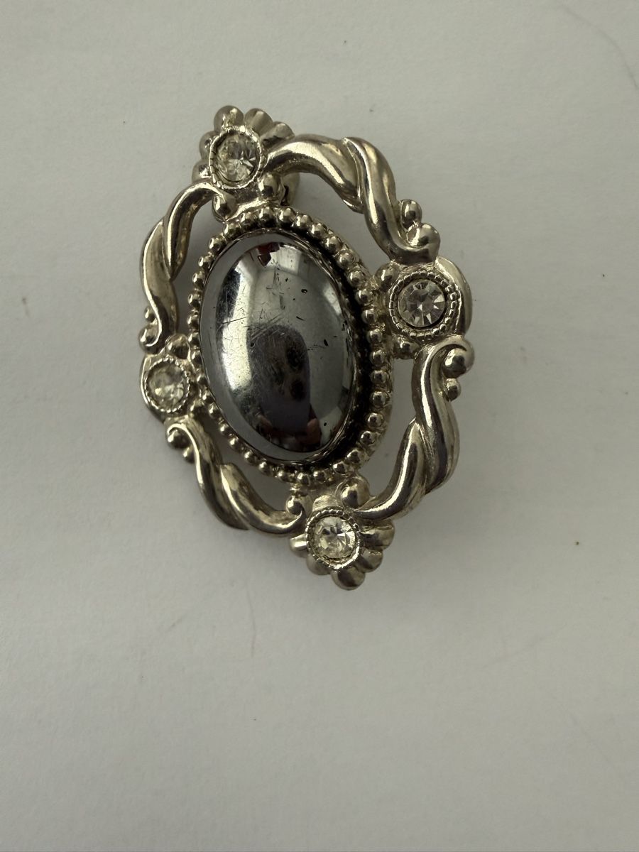 Broches & Aiguilles: Modeschmuck Broschen  – D'occasion à Pfeffikon LU par pepino17