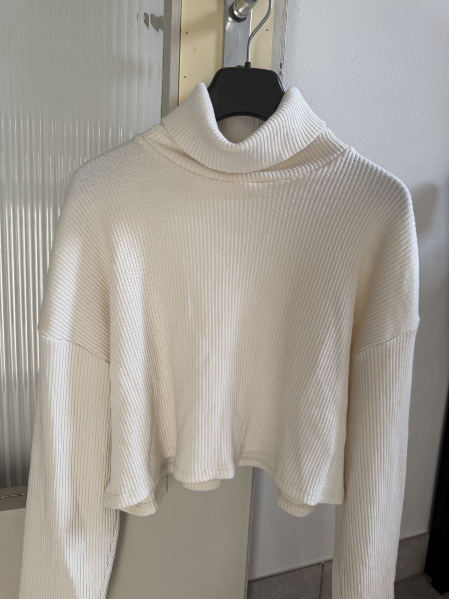 Pull&Bear Pullover & Sweatshirts: Pullover Pull&Bear Rollkragen gerippt creme Grösse S – Gebraucht aus Kirchberg BE von lea_kb6y 1