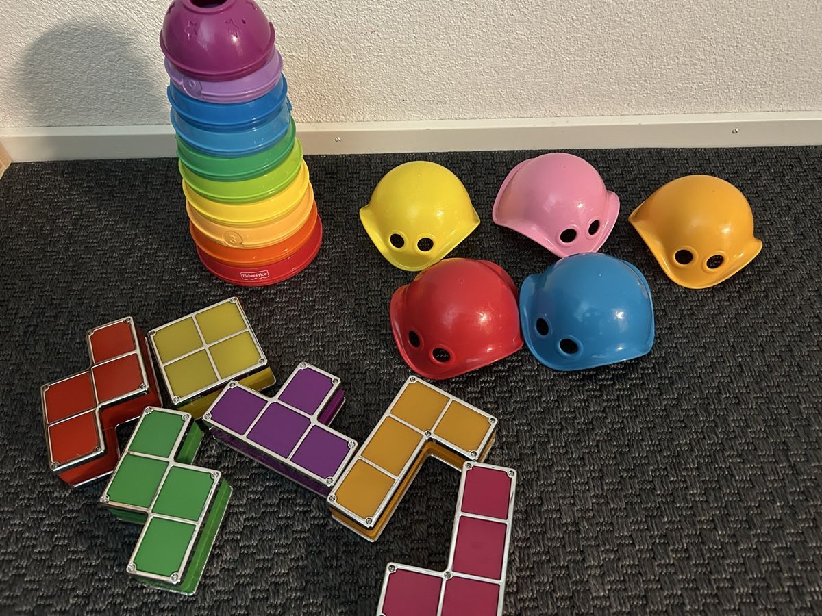 Fisher-Price Spielzeuge: Fisher Price Stack & Explore Blocks and Nesting Cups Set – Neu (gemäss Beschreibung) aus Zürich von mar_d7zz