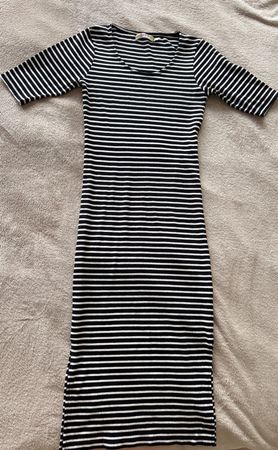Gestreiftes Kleid schwarz-weiss Grösse S guter Zustand