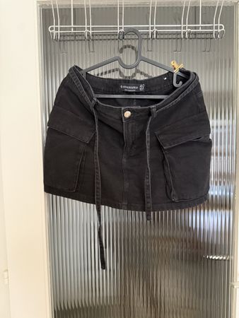 Jupe cargo noire Stradivarius