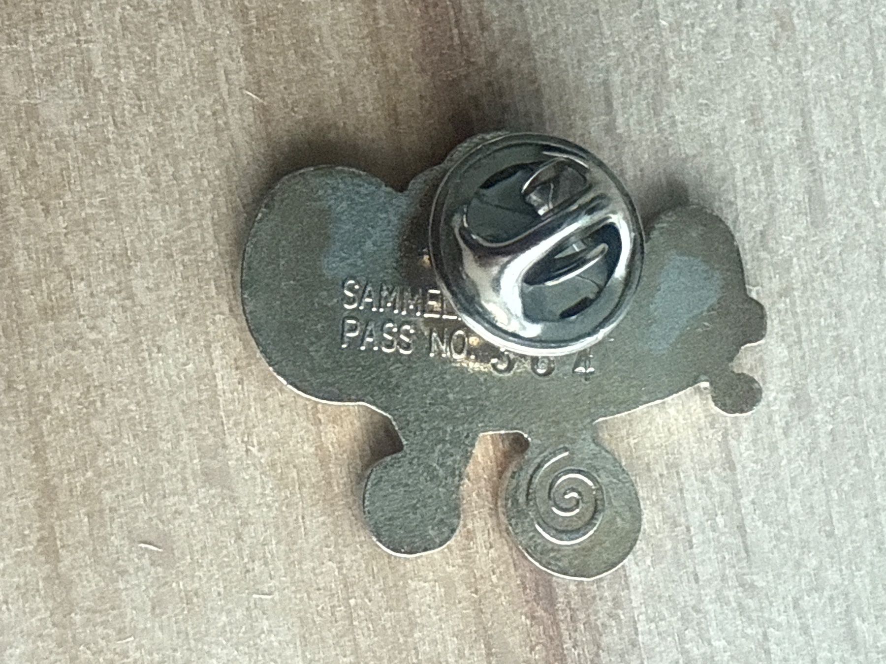 Placchette & Badge: Pin Flugzeug – Usato da Glattbrugg venduto da Schweigmatt 1
