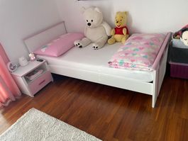Komplettes Mädchenzimmer