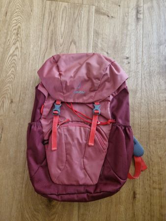 Deuter Rucksack Junior Farbe bordeauxrot guter Zustand