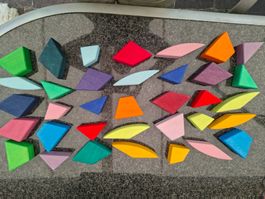 35 Stk. geometrische Holzformen / Tangram-Puzzle