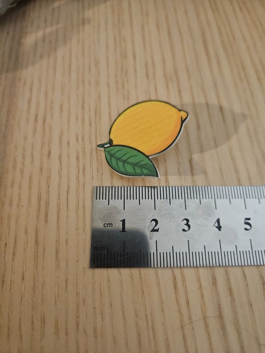 Plaketten & Abzeichen: Zitrone - Pin Badge Anstecker – Gebraucht aus Luzern von Lucan_Valerius