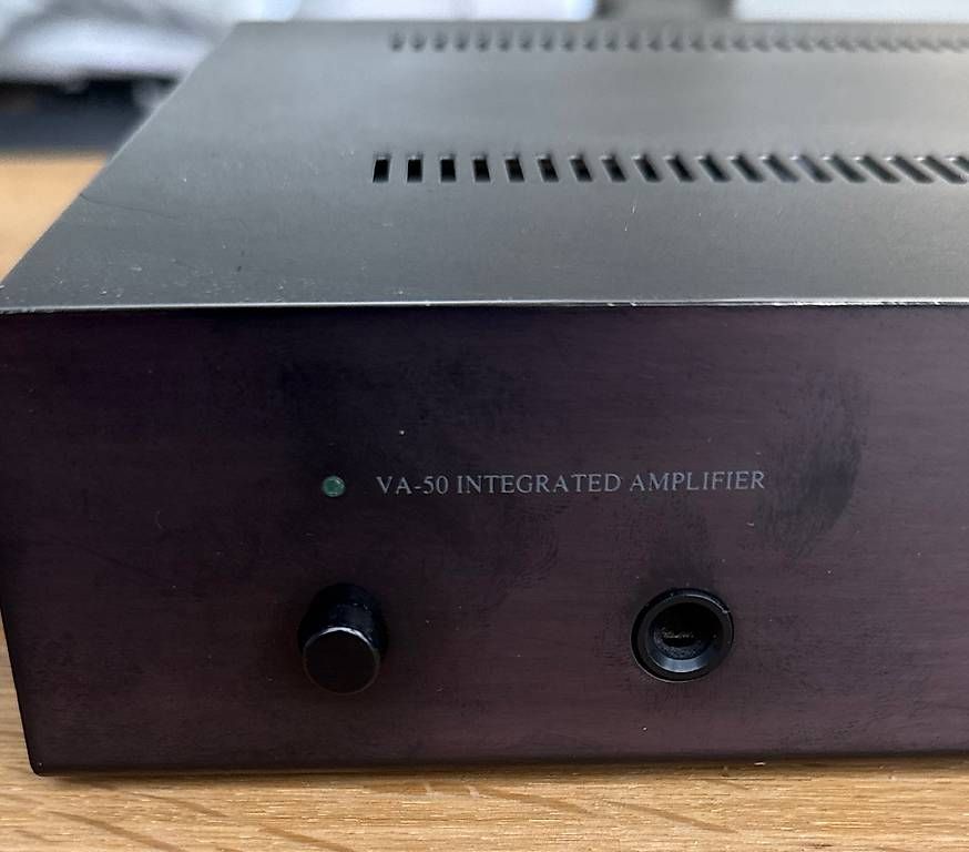Amplificatori: B&W Aura VA-50 Integrated Amp – Usato da Wil SG venduto da Saintch 3