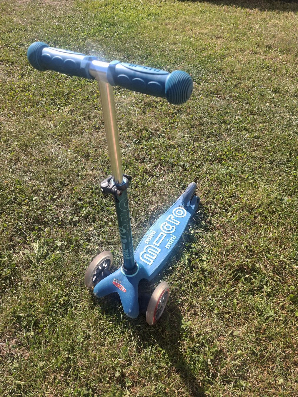 Micro Kickboard: Mini Micro Trottinett blau – Gebraucht aus Volketswil von Betschii