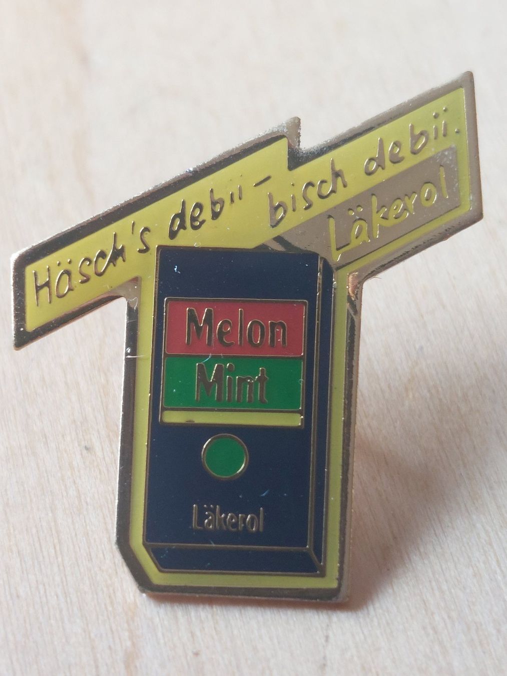 Placchette & Badge: LÄKEROL - PIN – Usato da Gipf - Oberfrick venduto da Esnoopy 2
