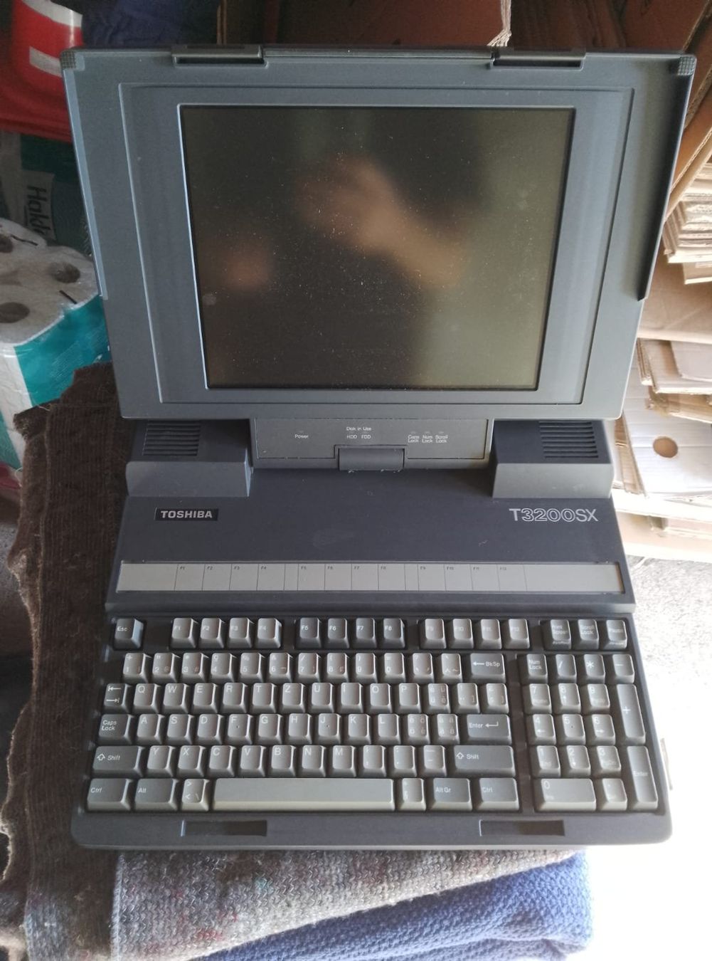 PC: Toshiba T3200 SX – Usato da Umiken venduto da Idus 1