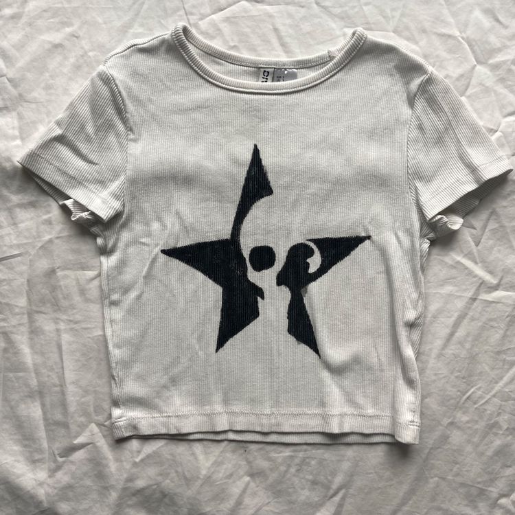 weisses Croptop mit Motiv | Kaufen auf Ricardo
