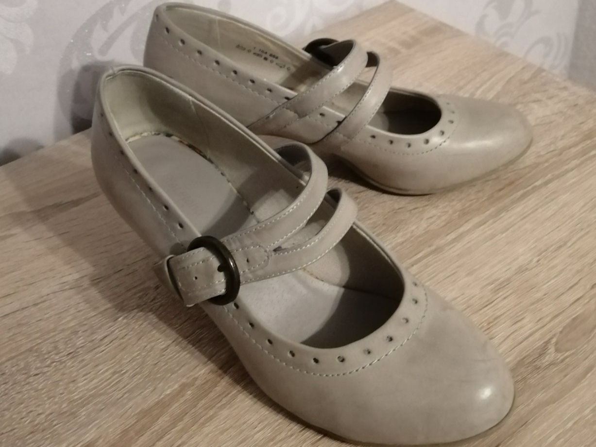 Scarpe da donna: Pumps Gr. 38 – Usato da Henau venduto da AXAA 1