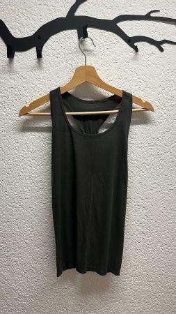 Sportliches Top mit schönem Rücken-Detail Gr. S