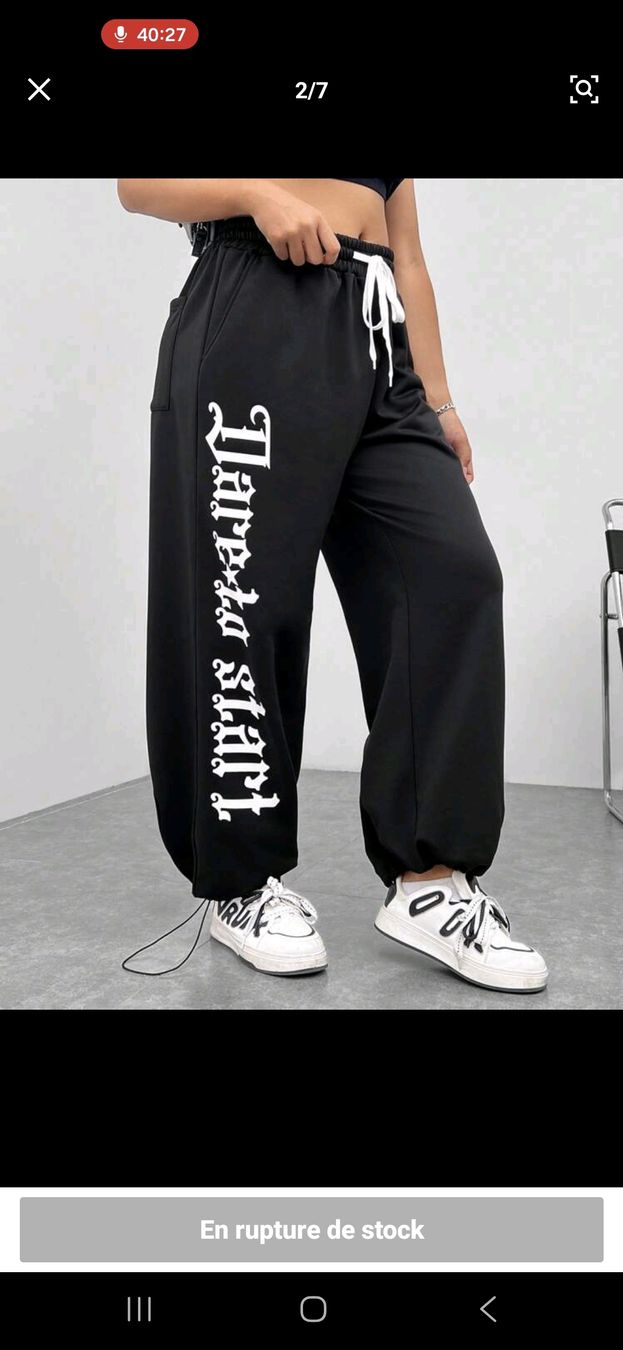 Pantaloni: Jogging noir ample avec inscriptions, taille 48 – Usato da Lausanne venduto da Cassandra11 1