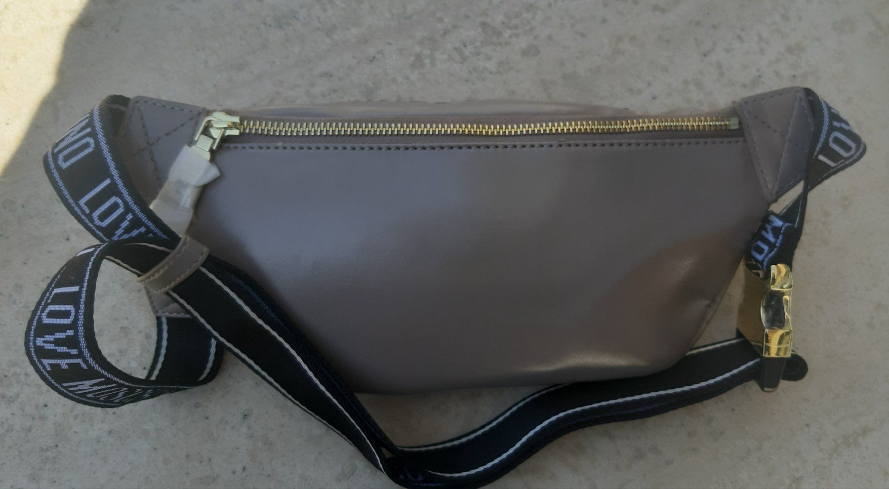 Moschino Borse da donna: MOSCHINO LOVE Tasche - taupe- – Nuovo e nell'imballaggio originale da Zürich venduto da Venecia25 3