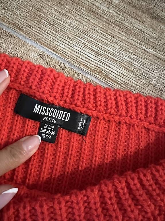 Maglioni & Felpe: Missguided schulterfreier Pullover korallrot Gr.34/36 – Usato da St. Gallen venduto da kka_l9wg 1