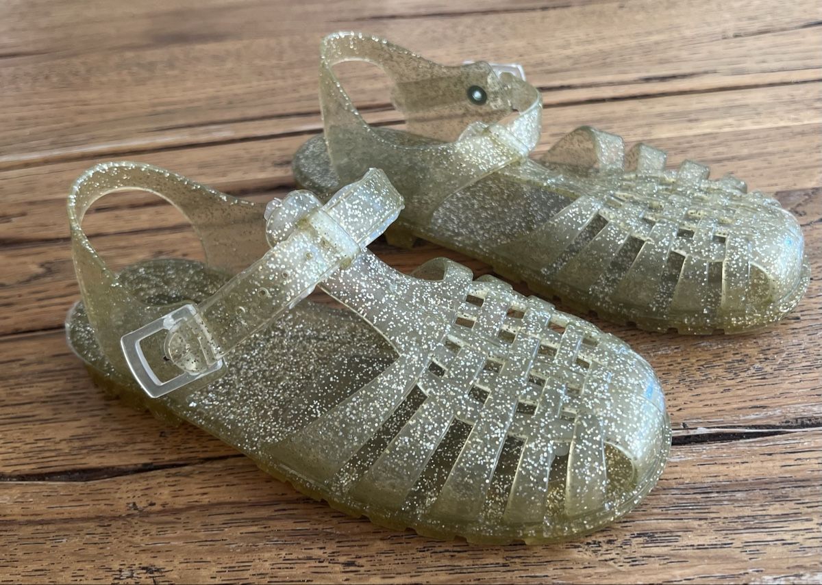 Scarpe per ragazzi: Wasssersandalen Glitzer Gold Grösse 31 – Usato da Bern venduto da 7cybe7
