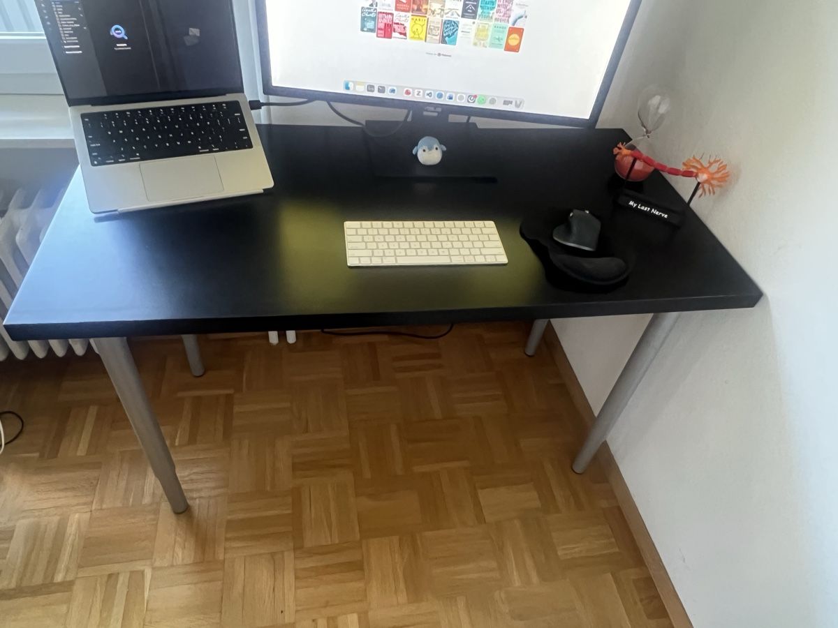 Scrivanie: IKEA Vika Amon Table 120 x 60 cm – Usato da Zürich venduto da far_2zpy 1
