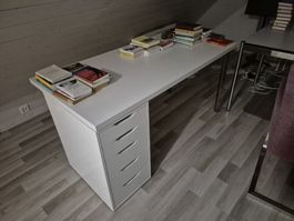 bureau blanc pratique