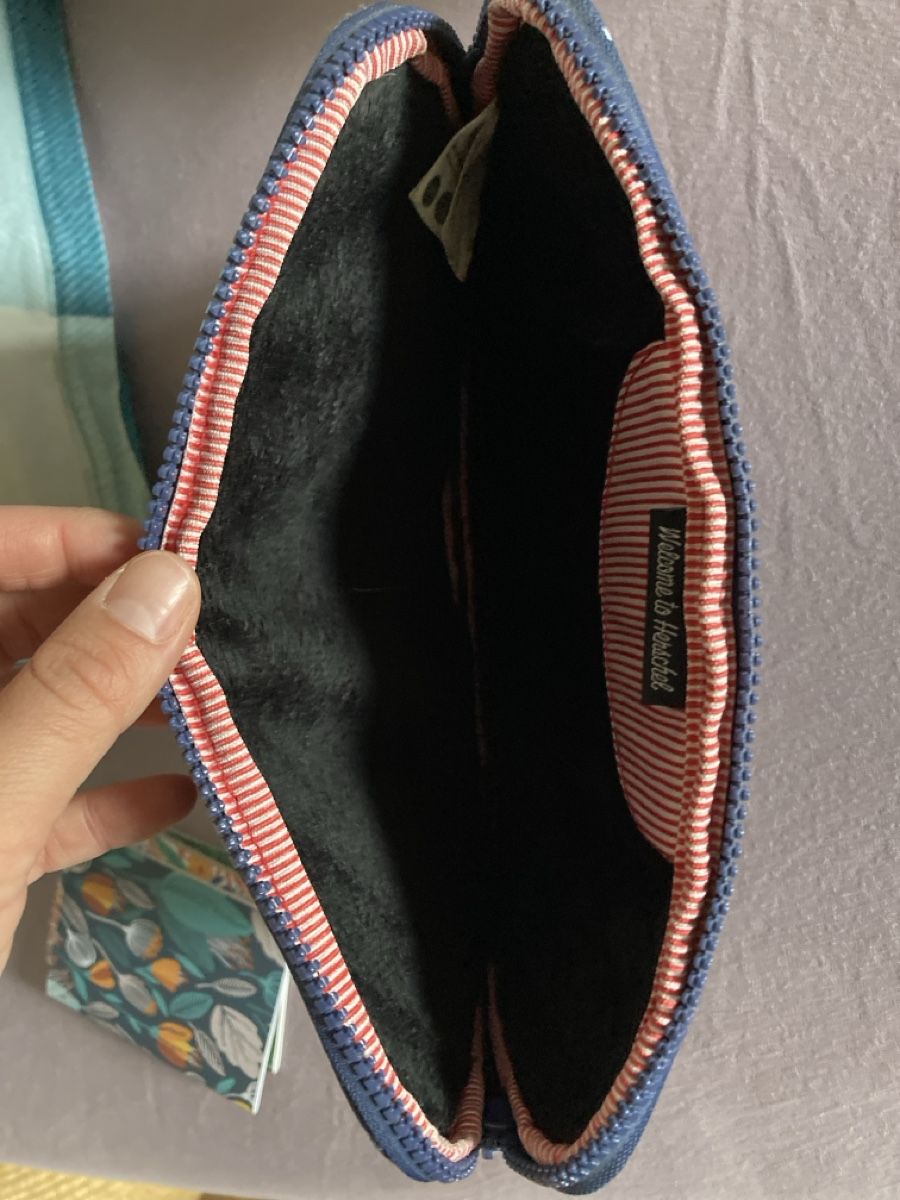 Herschel Taschen: iPad Hülle Herschel – Neu (gemäss Beschreibung) aus Emmenbrücke von lissyrom 2