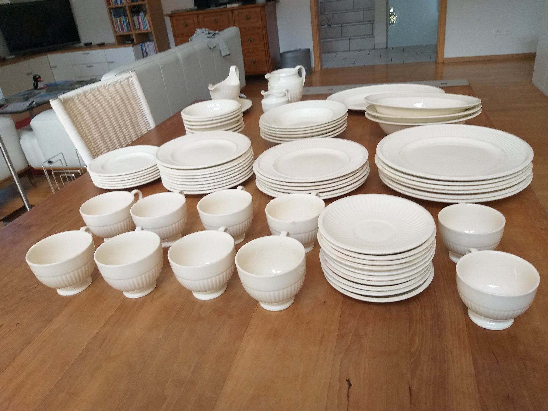 Set di piatti: Geschirr Wedgewood Edme – Usato da Magden venduto da utsalk 1