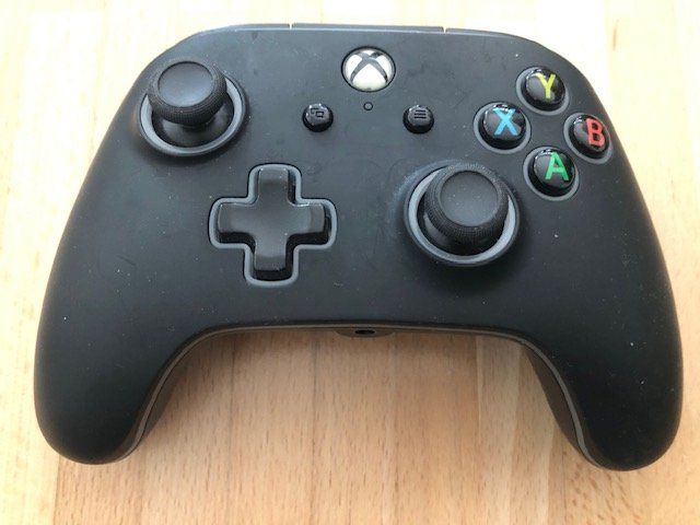 Manettes: Xbox One Controller – D'occasion à Nussbaumen AG par Pika-Shop