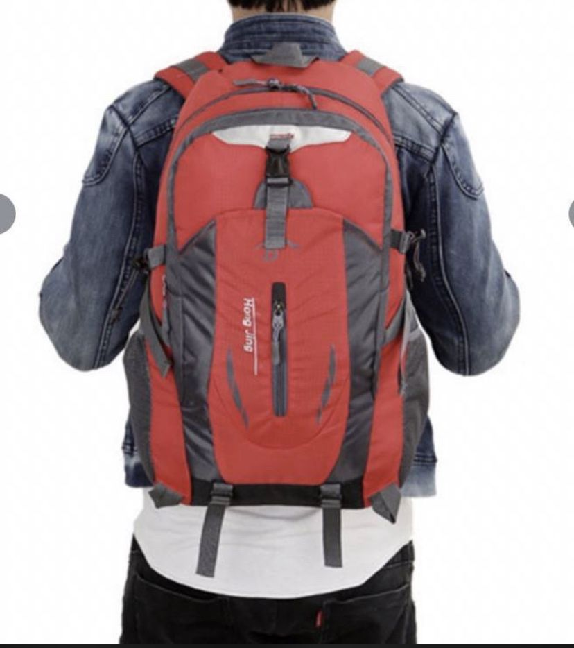 Rucksäcke: Geräumiger Wanderrucksack, Rot/Grau – Neu (gemäss Beschreibung) aus Wald ZH von Slaste