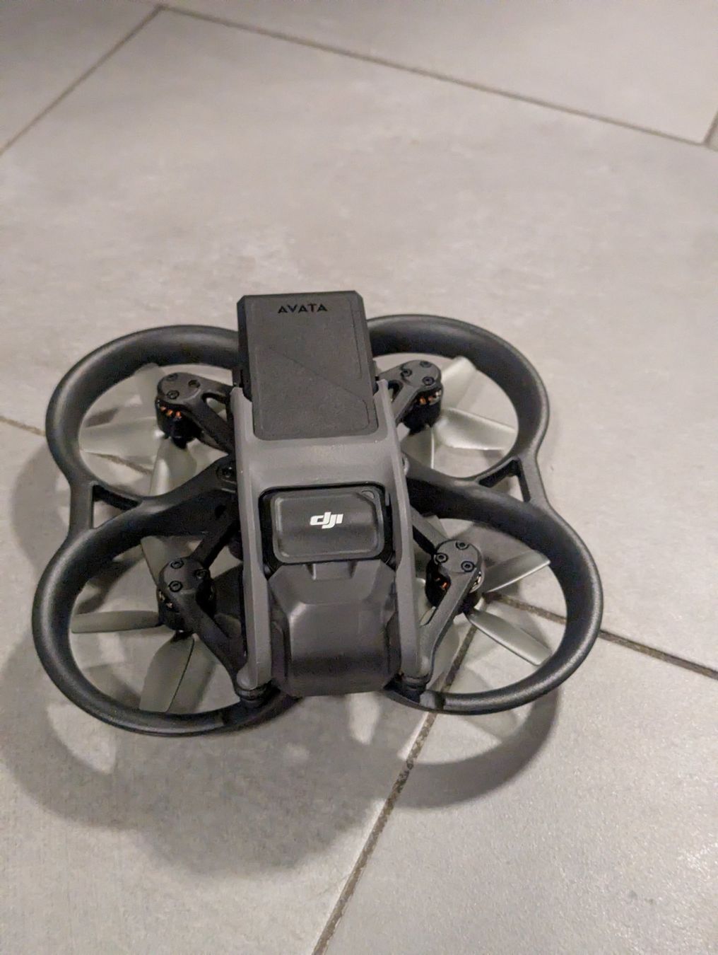 DJI Modellismo RC: DJI Avata Pro-View Combo – Nuovo (secondo la descrizione) da Chavannes-Renens venduto da kal_55df 1