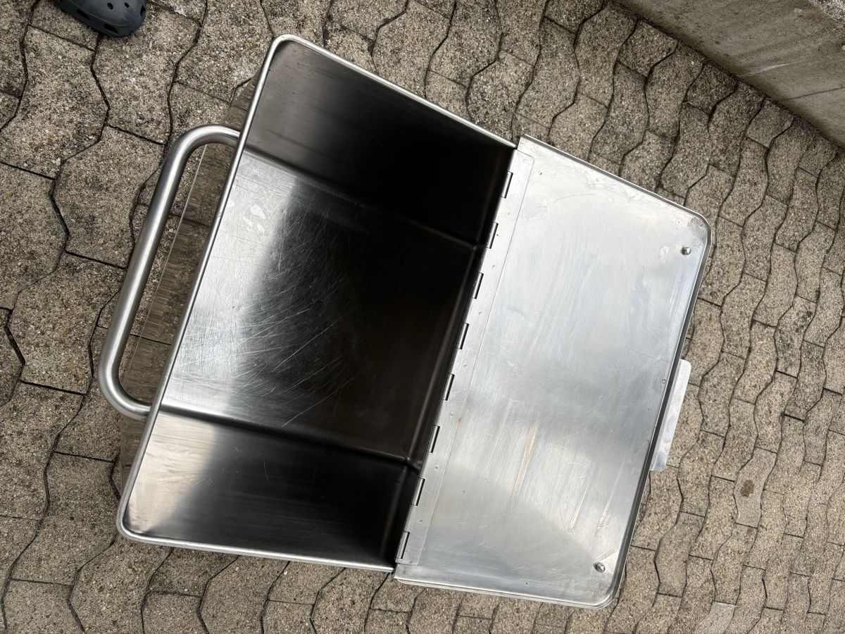 Contenitori edile: Edelstahlbehälter massiv ca.180 Liter – Usato da Büron venduto da Singer19 1
